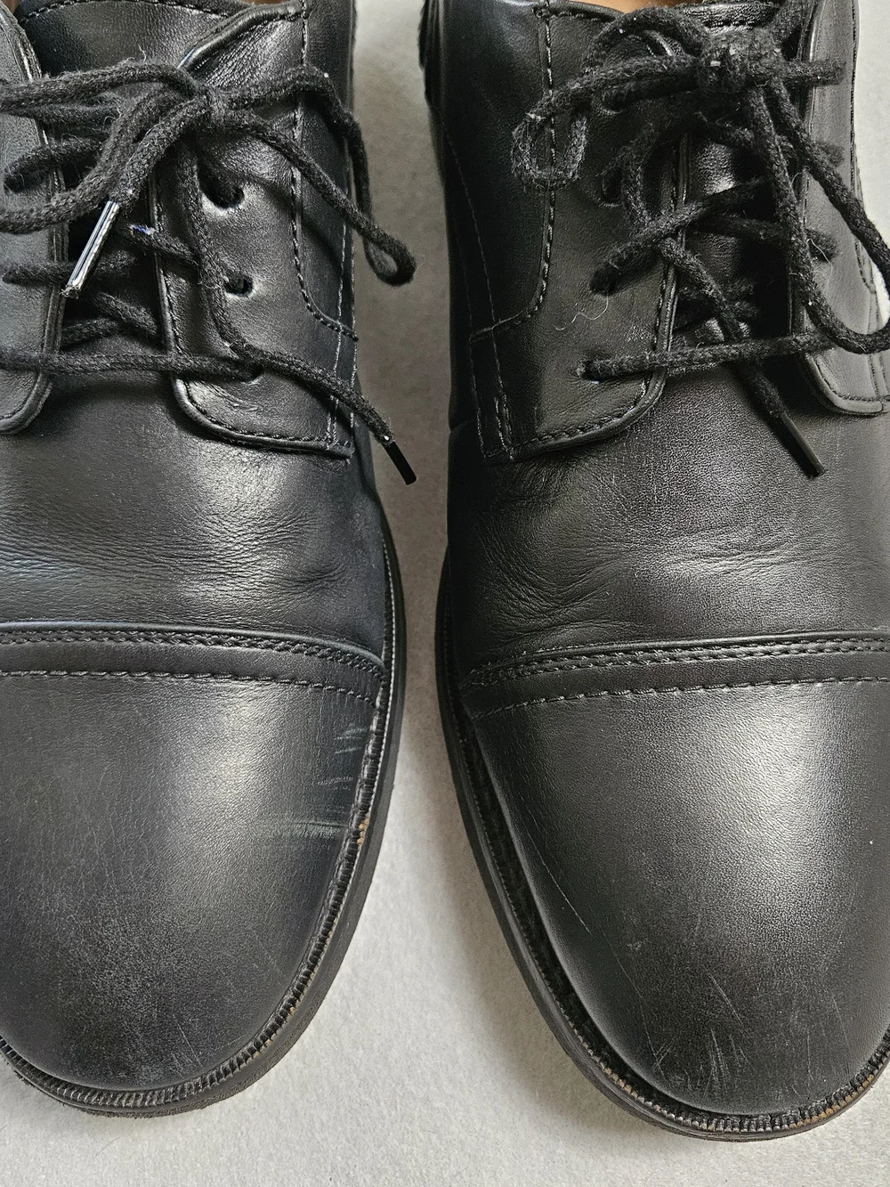 Clarks Black Leather Cap Toe Oxford Shoes